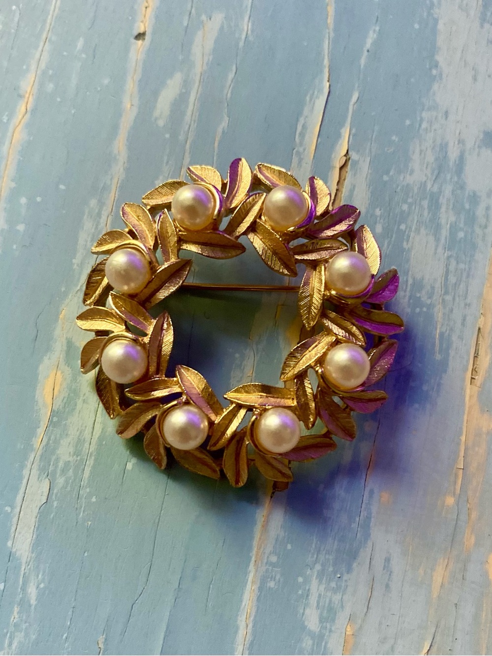 Avon Gold Pearl Wreath Brooch - Elegant Classic Women’s Jewelry